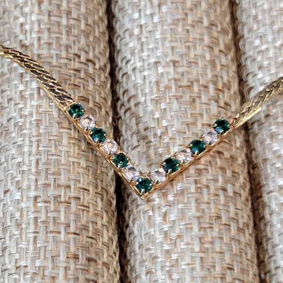 Vintage Avon Green & Icy Rhinestone Necklace 18" Long Chevron Costume Jewelry - Picture 12 of 12